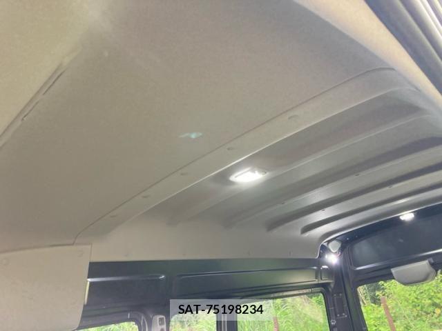 Nissan Caravan 2025-10 7875666-16