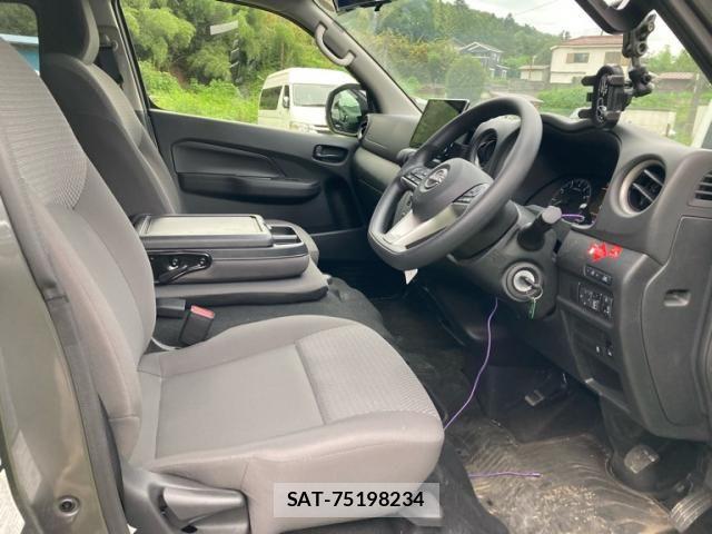 Nissan Caravan 2025-10 7875666-8
