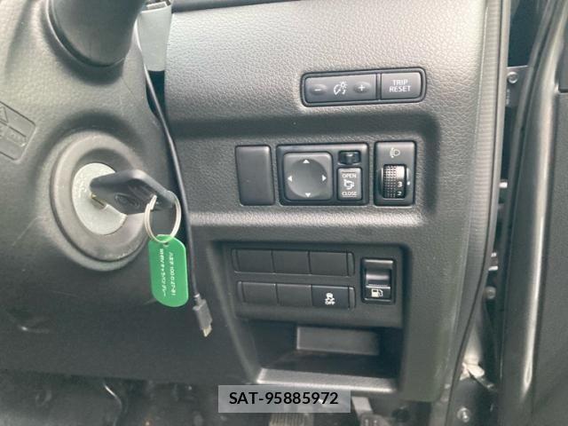 Nissan Caravan 2025-10 7875667-9