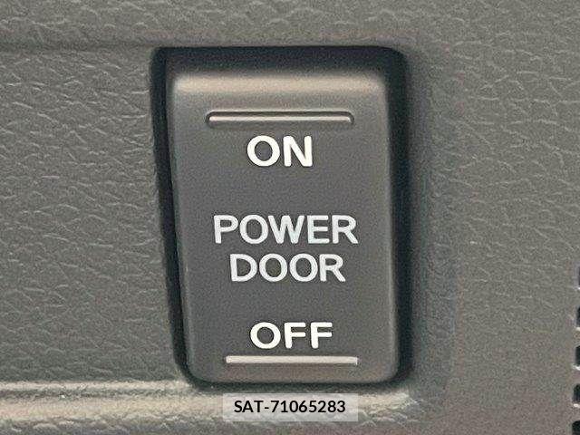 Nissan Caravan 2022-07 7902389-9