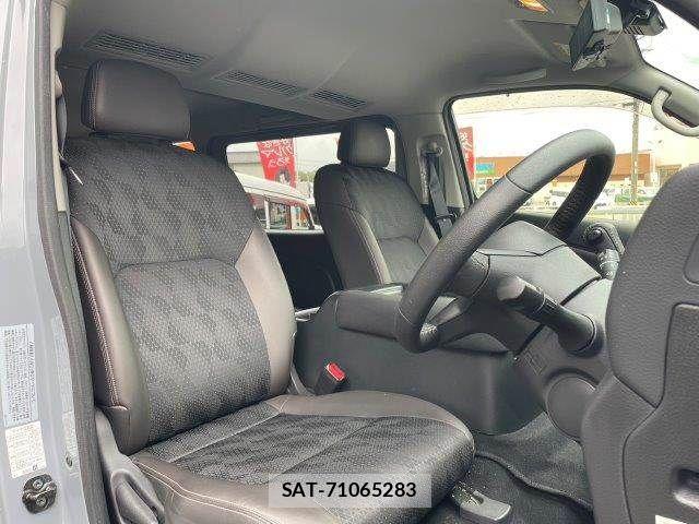 Nissan Caravan 2022-07 7902389-10