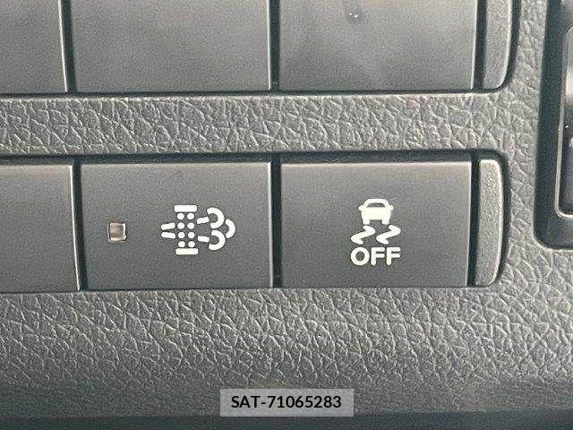Nissan Caravan 2022-07 7902389-8