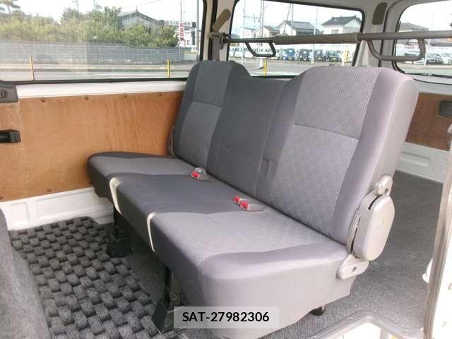 Nissan Caravan 2011-03 7902390-12