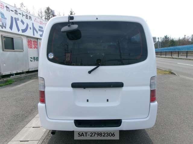 Nissan Caravan 2011-03 7902390-5