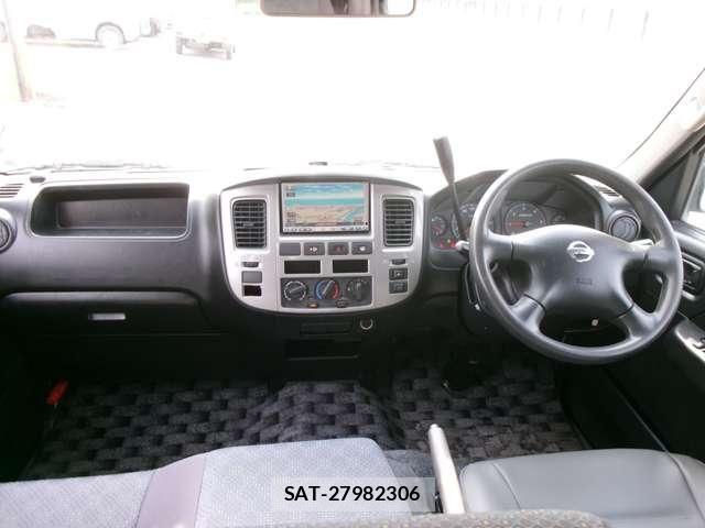 Nissan Caravan 2011-03 7902390-8