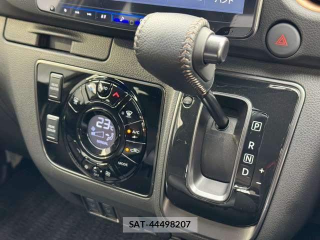 Nissan Caravan 2025-06 8098404-9