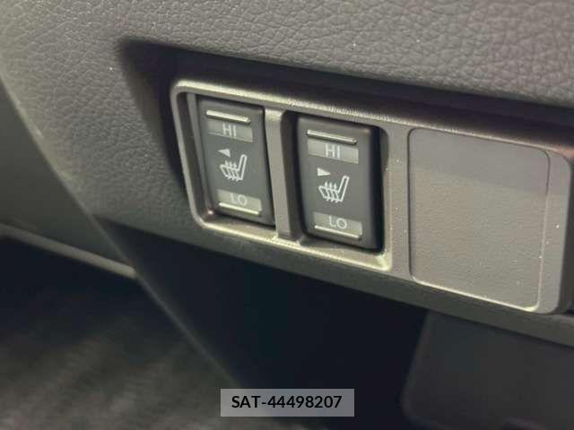 Nissan Caravan 2025-06 8098404-10