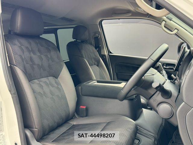 Nissan Caravan 2025-06 8098404-18