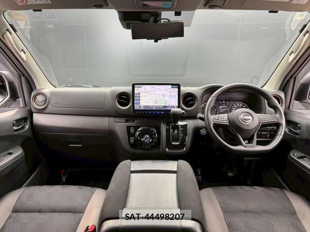 Nissan Caravan 2025-06 8098404-2