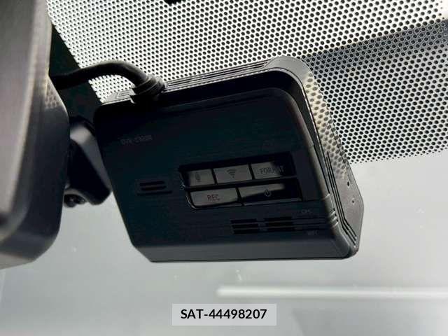 Nissan Caravan 2025-06 8098404-6
