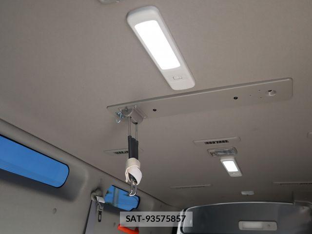 Nissan Caravan 2023-04 8129314-9