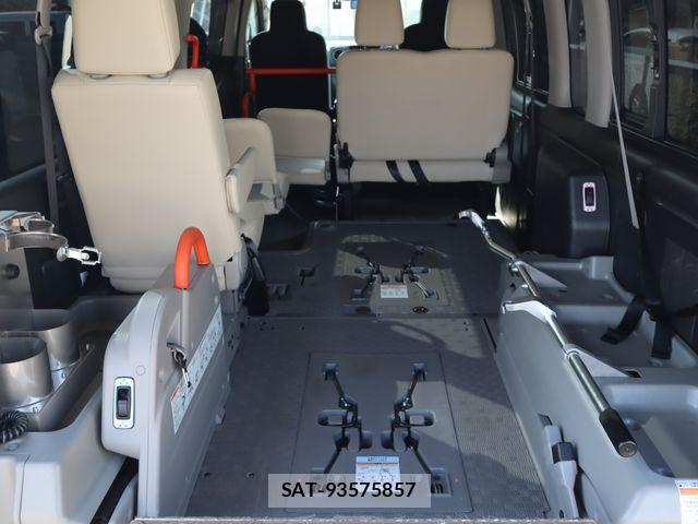Nissan Caravan 2023-04 8129314-1