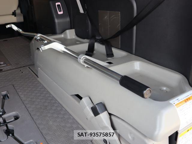 Nissan Caravan 2023-04 8129314-2