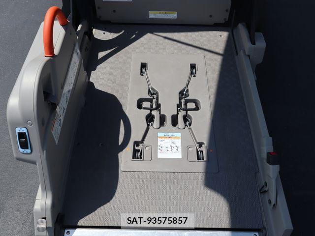 Nissan Caravan 2023-04 8129314-29