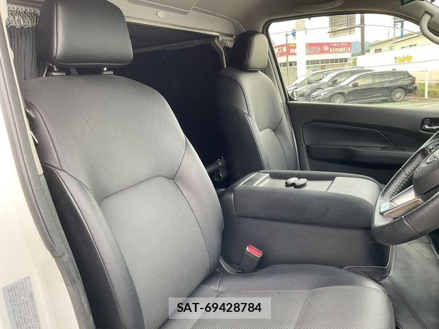 Nissan Caravan 2023-09 8244797-14
