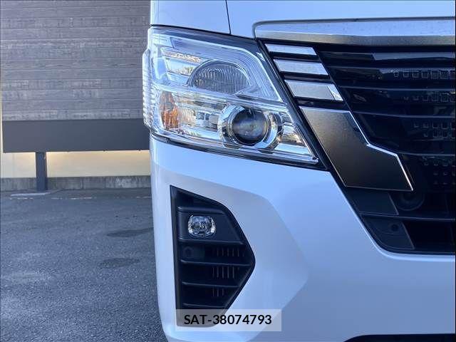 Nissan Caravan 2022-06 8313590-9