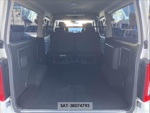 Nissan Caravan 2022-06 8313590-19