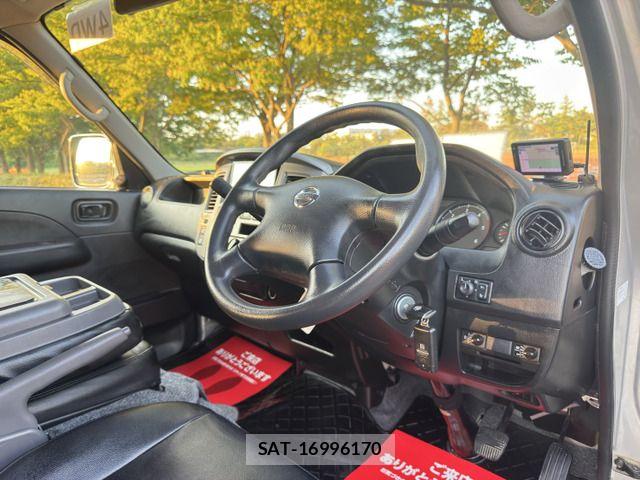 Nissan Caravan 2012-03 8626104-10