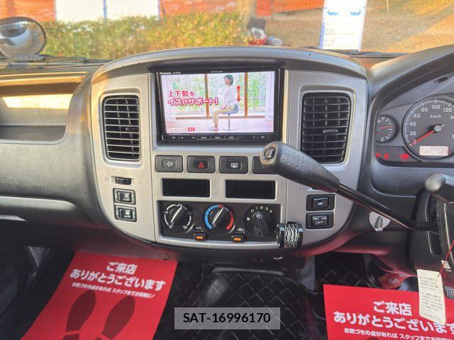 Nissan Caravan 2012-03 8626104-12