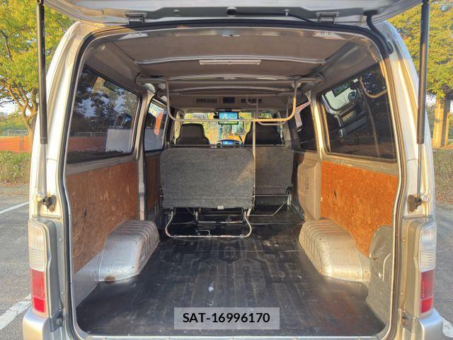 Nissan Caravan 2012-03 8626104-19
