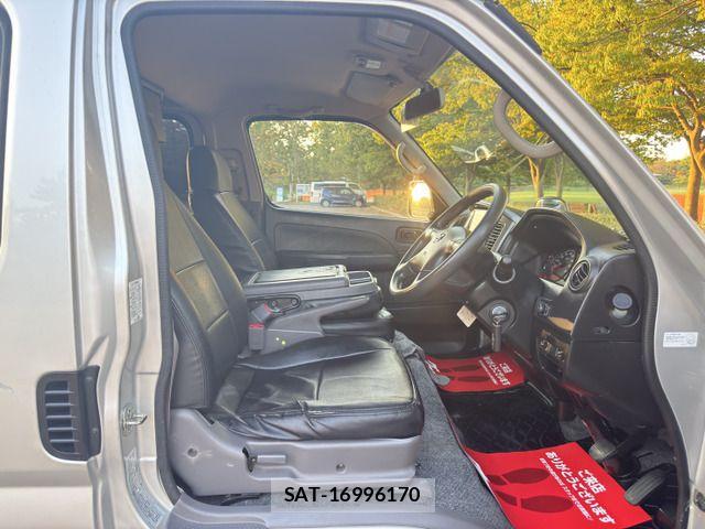 Nissan Caravan 2012-03 8626104-8