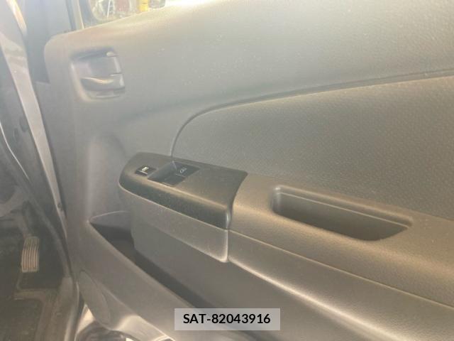 Nissan CARAVAN WAGON 2013-10 7215825-11
