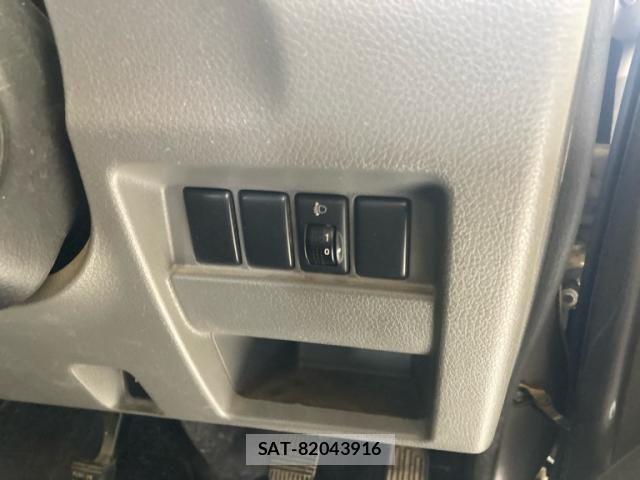 Nissan CARAVAN WAGON 2013-10 7215825-12