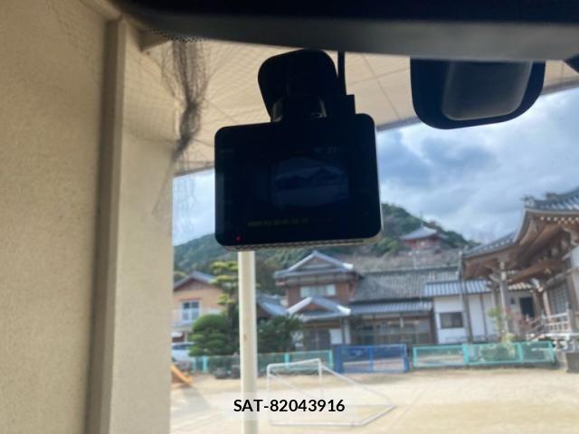 Nissan CARAVAN WAGON 2013-10 7215825-21