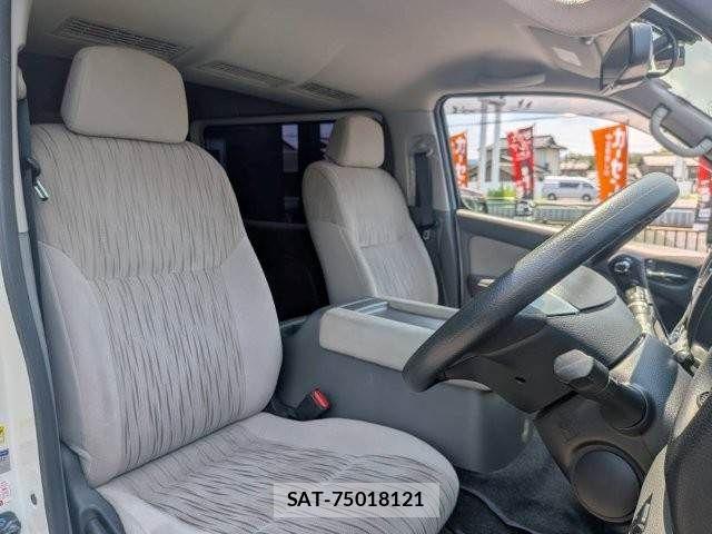Nissan CARAVAN WAGON 2019-03 7453344-9