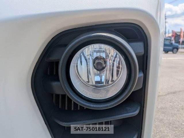 Nissan CARAVAN WAGON 2019-03 7453344-24