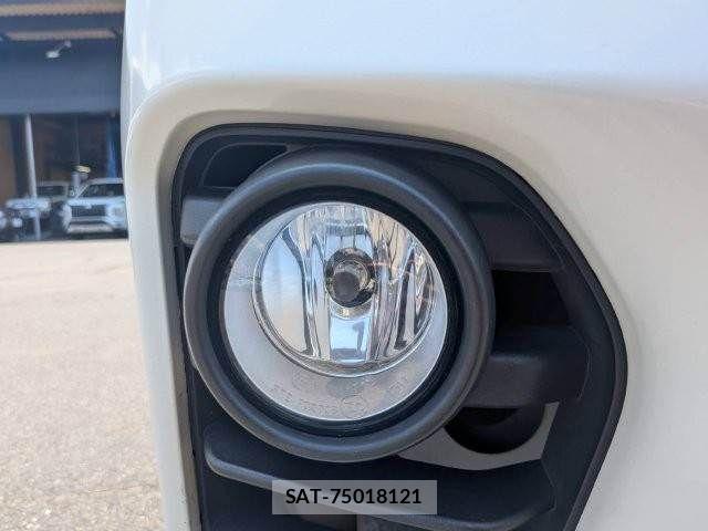 Nissan CARAVAN WAGON 2019-03 7453344-25
