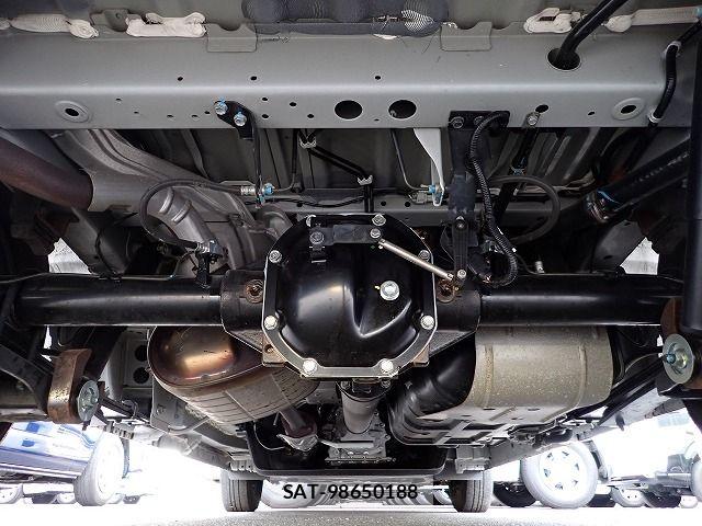 Nissan CARAVAN WAGON 2022-11 8523982-28
