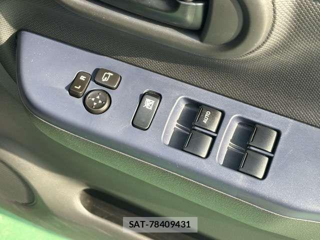 Mazda CAROL 2023-05 4933040-11