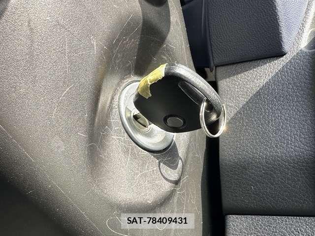 Mazda CAROL 2023-05 4933040-13