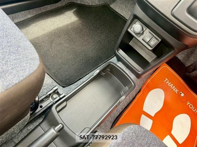 Mazda CAROL 2023-09 7215833-12