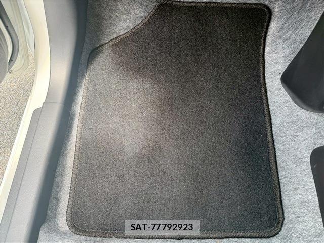Mazda CAROL 2023-09 7215833-15