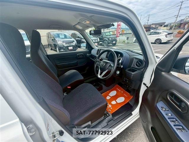 Mazda CAROL 2023-09 7215833-16