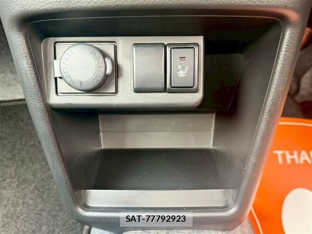 Mazda CAROL 2023-09 7215833-7