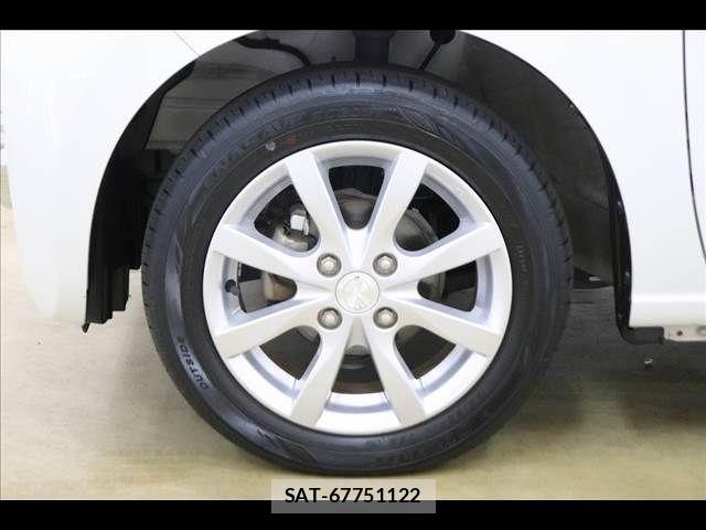 Mazda CAROL 2023-10 7215835-23