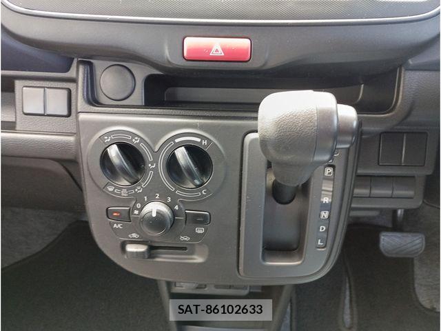 Mazda CAROL 2023-08 7215834-11