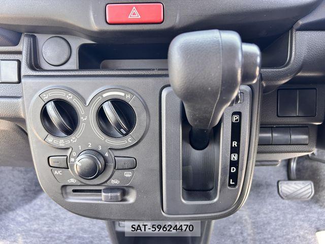 Mazda CAROL 2023-09 7215846-7