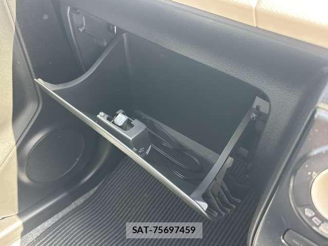 Mazda CAROL 2017-04 7453346-19