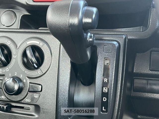 Mazda CAROL 2023-01 8206748-18