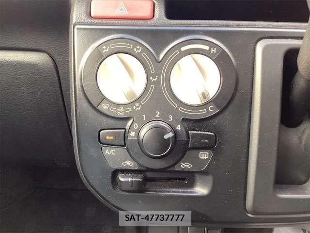 Mazda CAROL 2016-02 8365058-4