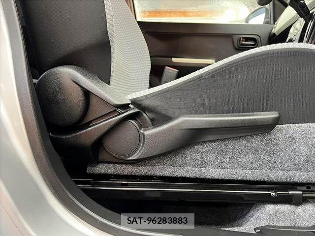 Mazda CAROL 2016-03 8795459-28