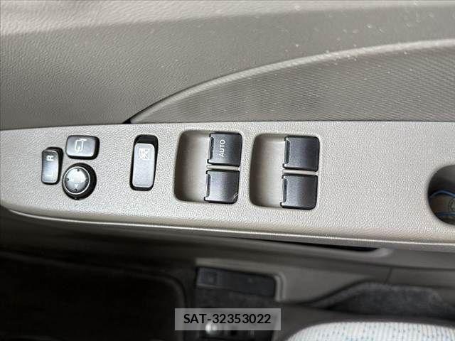Mazda CAROL 2014-02 8658354-27