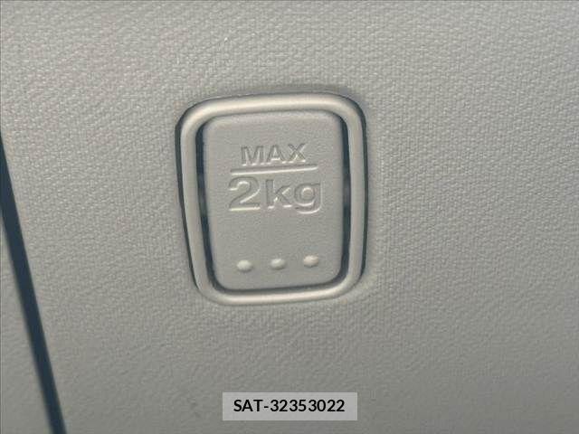 Mazda CAROL 2014-02 8658354-28