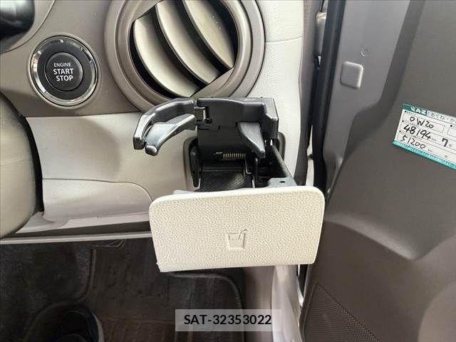Mazda CAROL 2014-02 8658354-29