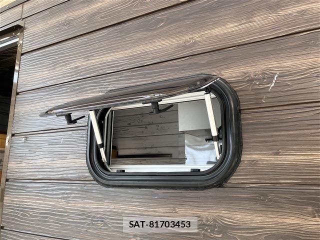 Suzuki CARRY TRUCK 2024-10 1121375-9