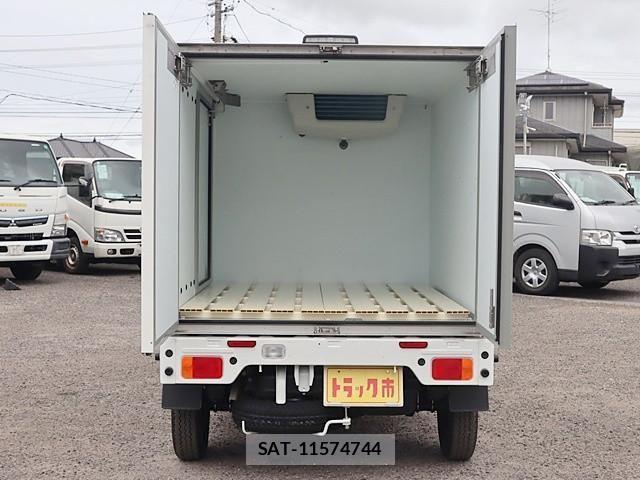 Suzuki CARRY TRUCK 2024-08 1255857-10